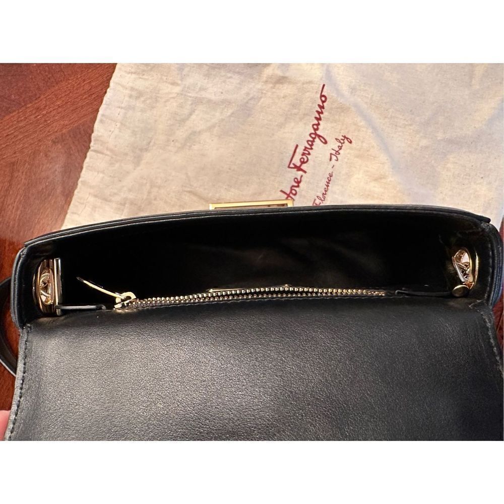 SALVATORE FERRAGAMO Women’s Rosette Leather Chain Crossbody Bag Black, NWT - Picture 5 of 11